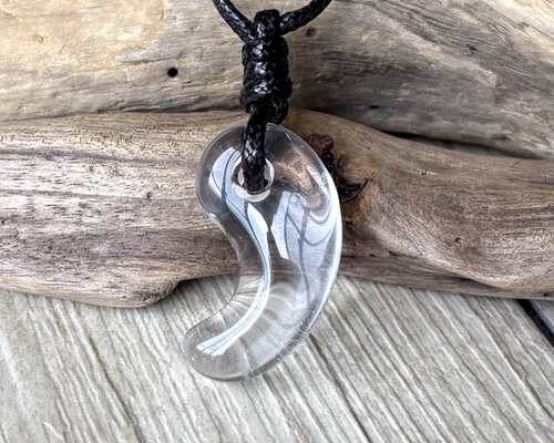 霊峰ヒマラヤからの贈り物/ヒマラヤ水晶勾玉/ 天然石 ストーン