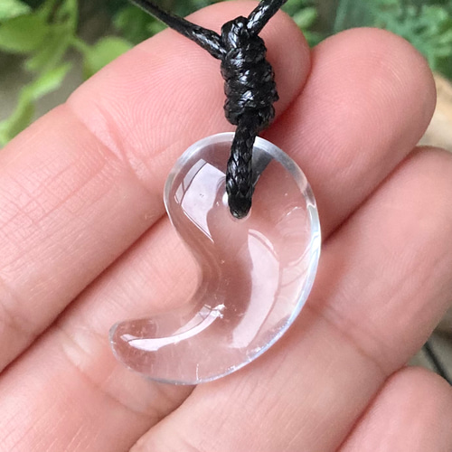 霊峰ヒマラヤからの贈り物/ヒマラヤ水晶勾玉/ 天然石 ストーン
