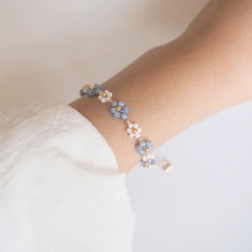 ビーズブレスレット ✧ お花とふたごのさくらんぼ(すっきり ビーズブレスレット ✧ お花とふたごのさくらんぼ(すっきり