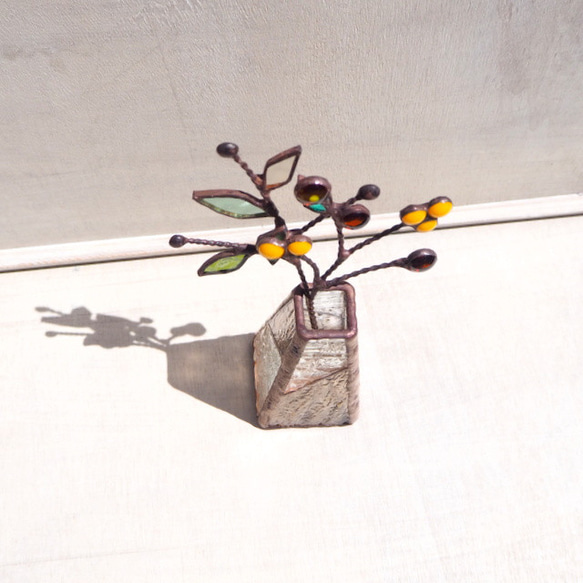 ステンドグラスの一輪挿し（シックな秋カラー） 5枚目の画像