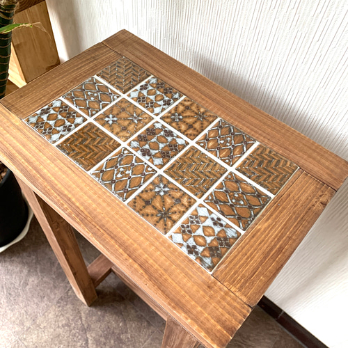 レトロ柄が魅力的！ノスタルジックで多国籍な文様が特徴のモザイク