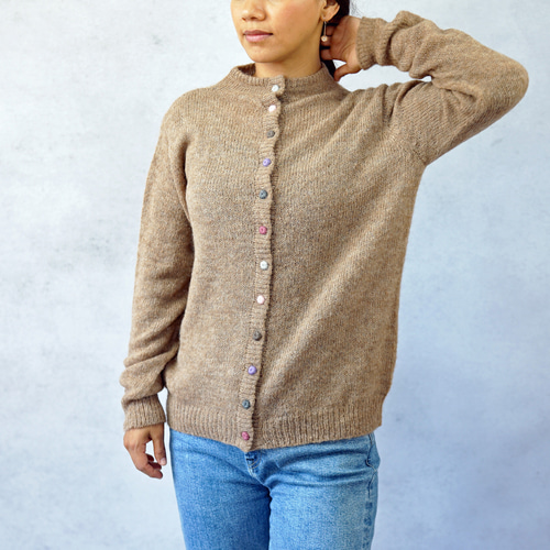 希少✨ペルー製 ベビーアルパカ100% 総柄ニットカーディガンくるみボタン L 即納可】ふわふわベビーアルパカ・カラフル糸釦カーディガン（S-360043