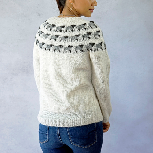 ラスト1点【即納可】手紡ぎアルパカ・ヒツジ柄求心編みカーディガン（S