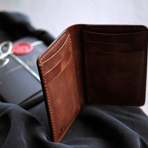 縦型 二つ折り 革製カードケース / 財布 名刺入れ・カードケース