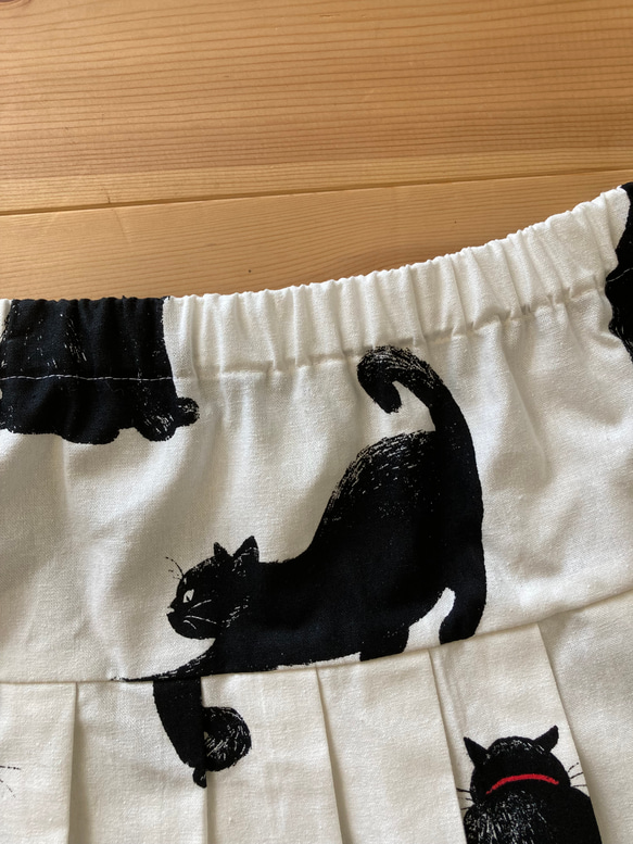 プリーツスカート黒猫　綿麻素材ノスタルジックなスカート 2枚目の画像