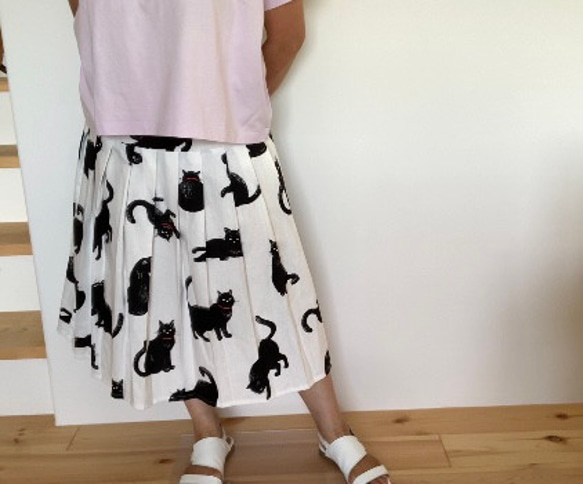 プリーツスカート黒猫　綿麻素材ノスタルジックなスカート 6枚目の画像