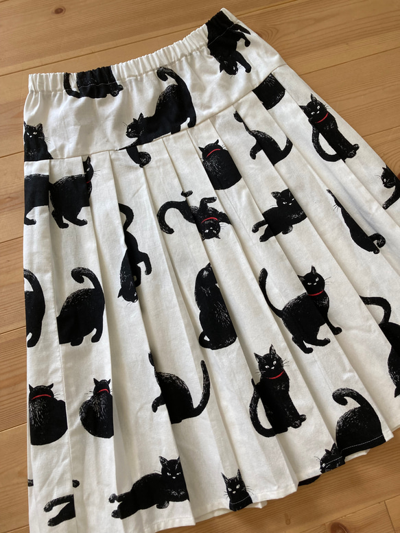 プリーツスカート黒猫　綿麻素材ノスタルジックなスカート 1枚目の画像