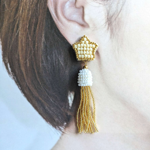 流星のビーズ刺繍とロングタッセルイヤリング イヤリング 
