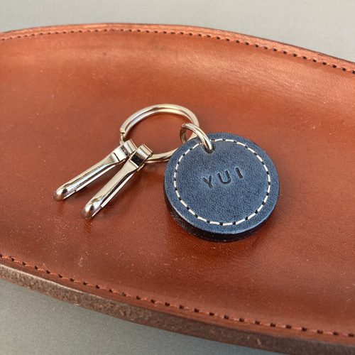 名入れ無料】小さな丸型キーホルダー【直径3cm】栃木レザーヌメ革