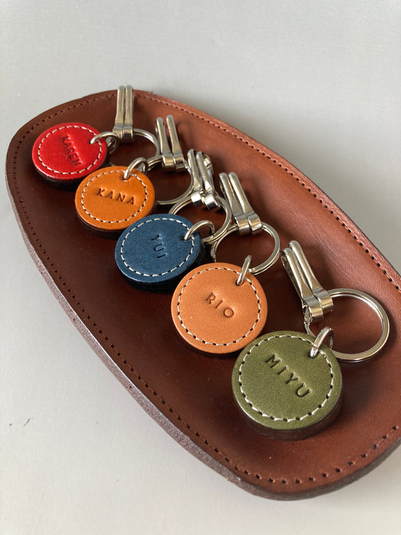 名入れ無料】小さな丸型キーホルダー【直径3cm】栃木レザーヌメ革