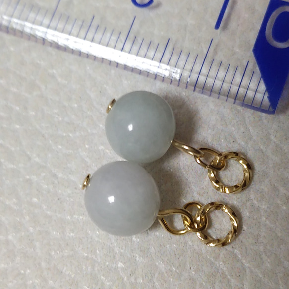 糸魚川翡翠　8mm　天然石　ピアリングチャーム　ピアスチャーム　♡希少ストーン　金具変更、ピアス金具変更可　 3枚目の画像