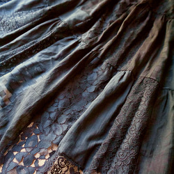 黒の宝石♥絵画なパッチワーク♥美しいレース マキシ丈 ボリュームティアードギャザースカート ウエストゴム 10枚目の画像