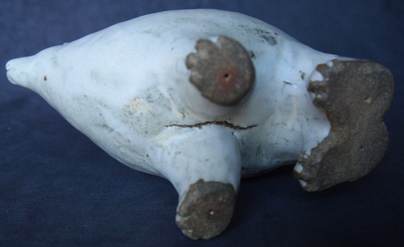 白クマとペンギン　白クマの形の陶器製入れ物 5枚目の画像