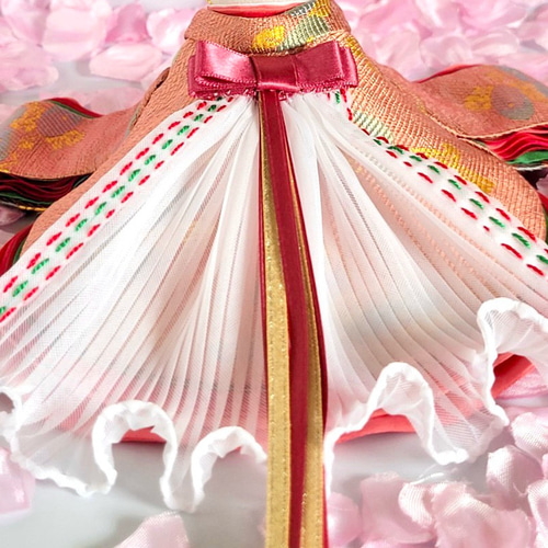 624 おひなさま 小さな着せ替えお着物〈お姫様〉十二単 正絹珊瑚色地に