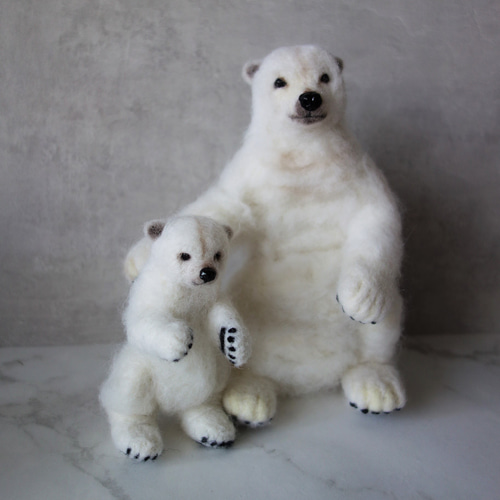 ホッキョクグマの親子 シロクマ 野生動物 羊毛フェルト ドール