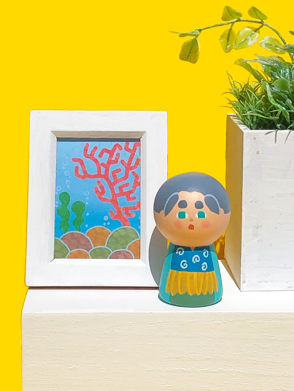 昔話　浦島太郎【木箱と額入りイラスト付】小こけし。誕生日・記念日・プチギフトに。伝統工芸のかわいい木製人形 1枚目の画像