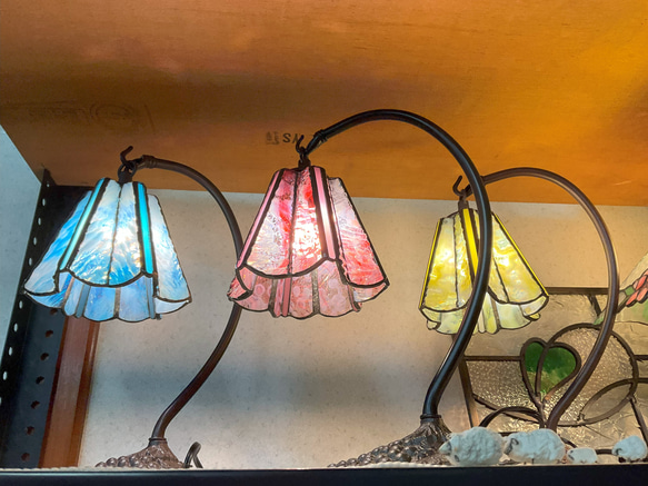 「グースネックのランプ・ピンク」ステンドグラス、照明　 9枚目の画像