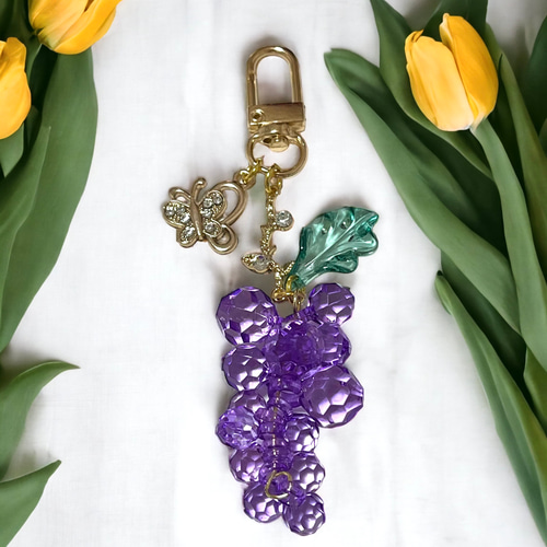 残り１【新品】BOTTEGA VENETA バッグチャーム ぶどう キーホルダー 残り1【新品】BOTTEGA VENETA バッグチャーム ぶどう キーホルダー