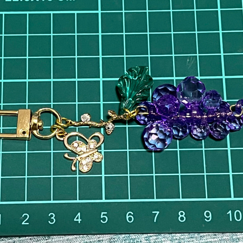 ハンドメイドチャーム　バッグチャーム　キラキラお花　フェイクファー　黒　おまとめ 一 番 安いハンドメイド・手芸 - ハンドメイドチャーム バッグ