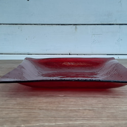 【SALE】赤いガラス角皿21㎝ 3枚目の画像