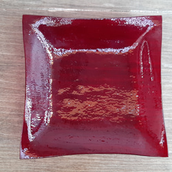 【SALE】赤いガラス角皿21㎝ 2枚目の画像