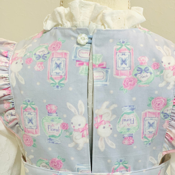 【受注制作サイズ80〜130】うさぎ柄　子供服　26㎝ドール　お揃い　エプロンワンピース　水色　ピンク 15枚目の画像