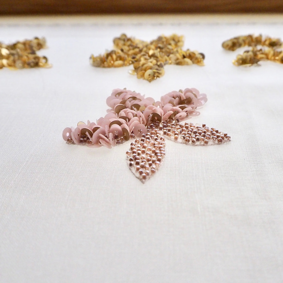 SUGAR PLUM イヤリング SOFT PINK・オートクチュール刺繍アクセサリー 8枚目の画像