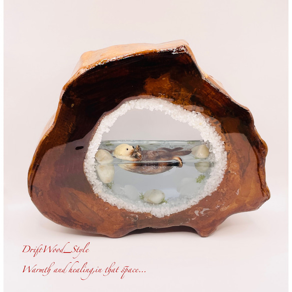 ※アウトレット品 一つ限りの流木アート 海に浮かぶラッコ ジオラマ 流木 フィギュア 置物 レジン 海の生き物 N1 7枚目の画像