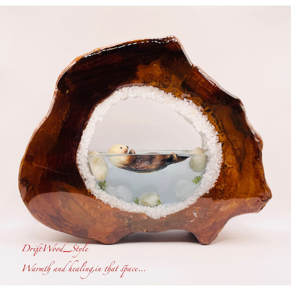 ※アウトレット品 一つ限りの流木アート 海に浮かぶラッコ ジオラマ 流木 フィギュア 置物 レジン 海の生き物 N1 6枚目の画像