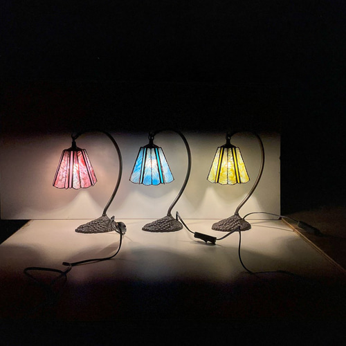 グースネックのランプ・水色 ステンドグラス、スカイブルー、照明 卓上