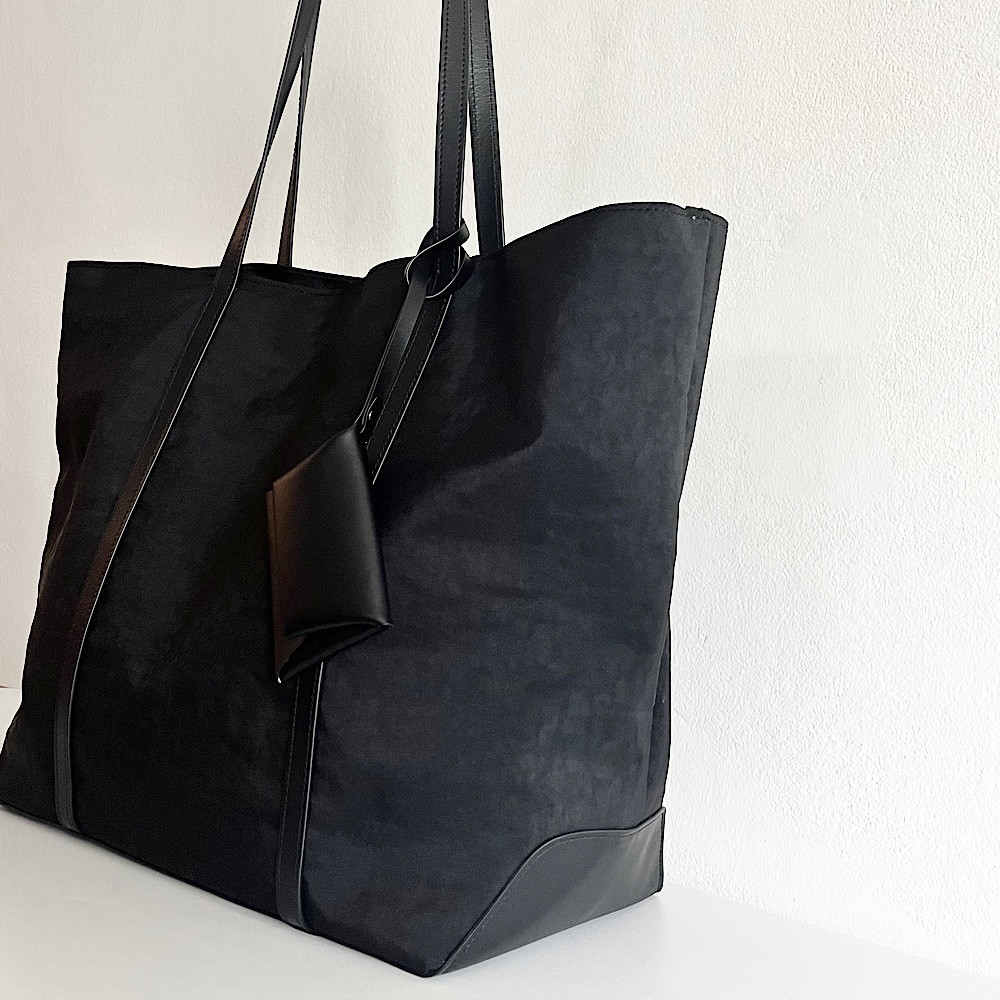 ナイロンレザー　トートバッグ　L  大容量バッグ　通勤バッグ　旅行バッグ　本革ミニポーチ付き　名入れ可