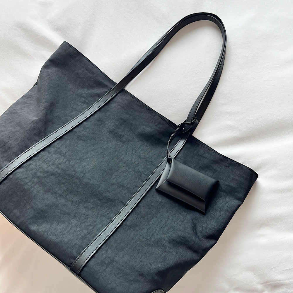 ナイロンレザー　トートバッグ　L  大容量バッグ　通勤バッグ　旅行バッグ　本革ミニポーチ付き　名入れ可