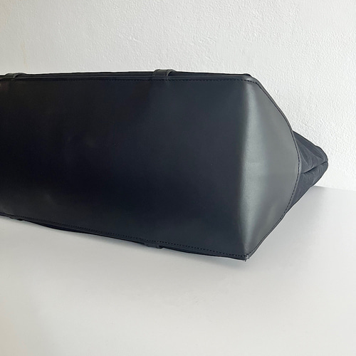 Gamuu  撥水加工ナイロン革トートバッグ（ポーチ付き）名前いれ ナイロンレザー トートバッグ L 大容量バッグ 通勤バッグ 旅行