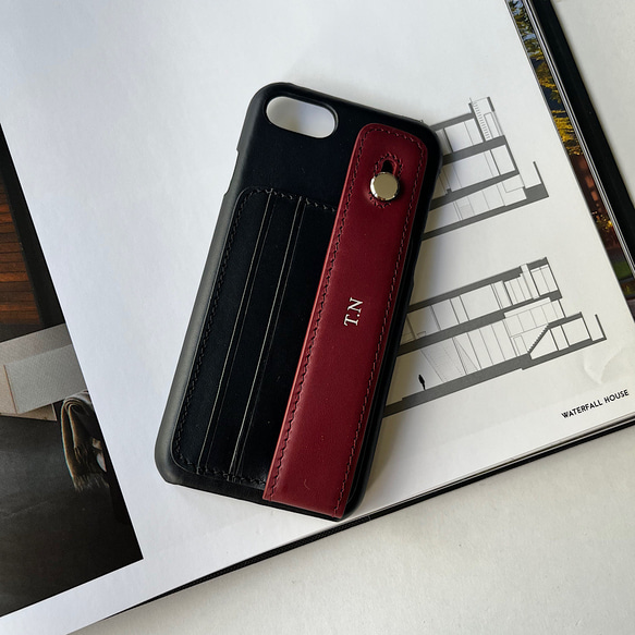 名入れ可　iphone13pro 12pro 本革　レザー カード収納 ハンド付き 名入れ レザーiphoneケース 1枚目の画像