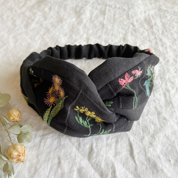 ハンドメイド 大人可愛い ボカニカル花草刺繍 ねじりヘアバンド ヘア 