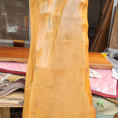 栃　トチ　カウンター　一枚板　希少 KIDOMEIMOKU 栃一枚板カウンター｜135cm(2人掛け) – KIDO MEIMOKU公式