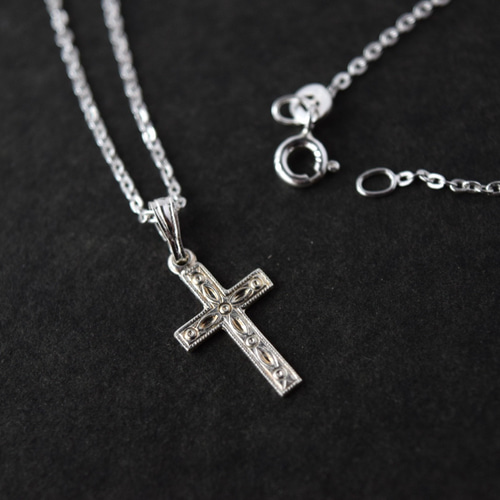 ジャンク品　シルバークロス型ペンダント ネックレス シルバー クロス ペンダントネックレス ネックレス・ペンダント