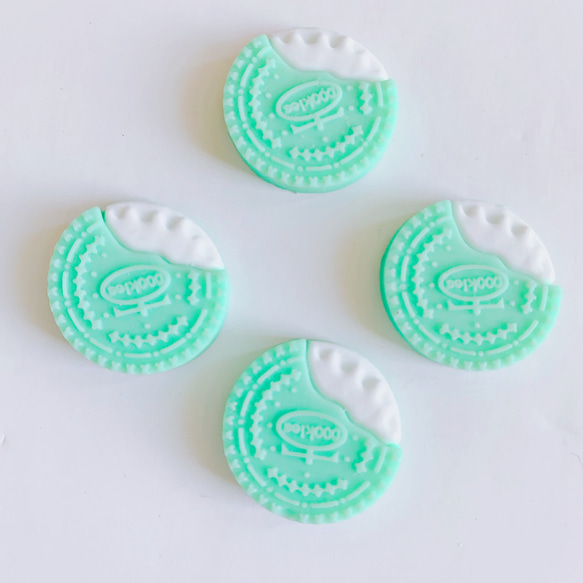 【4pcs】ミントグリーン　かじりかけビスケットデコパーツ  ブルー　カボション  お菓子 1枚目の画像