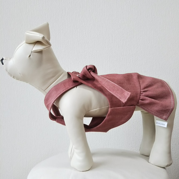 ご予約品・綿麻デニム生地を使った小型犬サイズサロペットスカート犬服とお揃いの大人服Ｍサイズサロペットパンツ 6枚目の画像