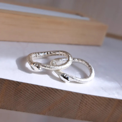 【 蛇のペアリング】2個セット 蛇の指輪 蛇リング 蛇アクセサリー ペアアクセサリー  蛇ペアリング  記念日プレゼント 2枚目の画像
