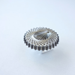 糸まき手鞠の帯留め －冬－ 寒空 3枚目の画像