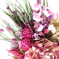 『大きいサイズ』ワイン色×ペールグリーン・大輪の秋色紫陽花と芍薬、アンティークでお洒落なドライフラワースワッグ 4枚目の画像