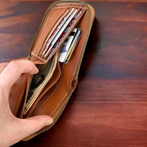 3/5に間に合う！】ちょっと大きめ 本革ラウンドファスナー二つ折り財布