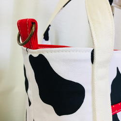 牛柄ホルスタイン三角マチショルダーミニトートバッグ（白/赤）＊ハンドメイド 3枚目の画像