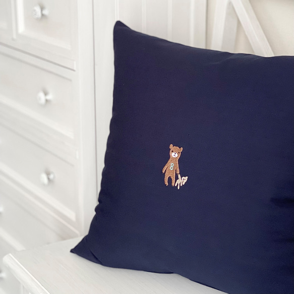 8くま  Cushion cover / navy （クッションカバー） 1枚目の画像