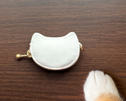 確認画像　白い猫　　入札❌️ 入居条件：白猫・丸顔 | GANREF