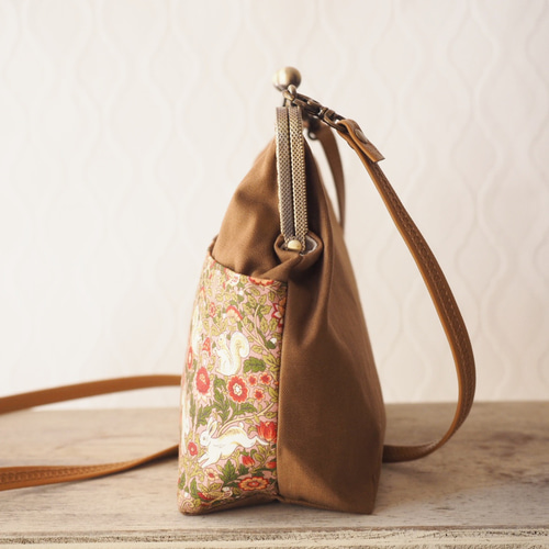 ウサギとリスのがま口バッグ/ショルダーバッグ/がま口ショルダーバッグ  