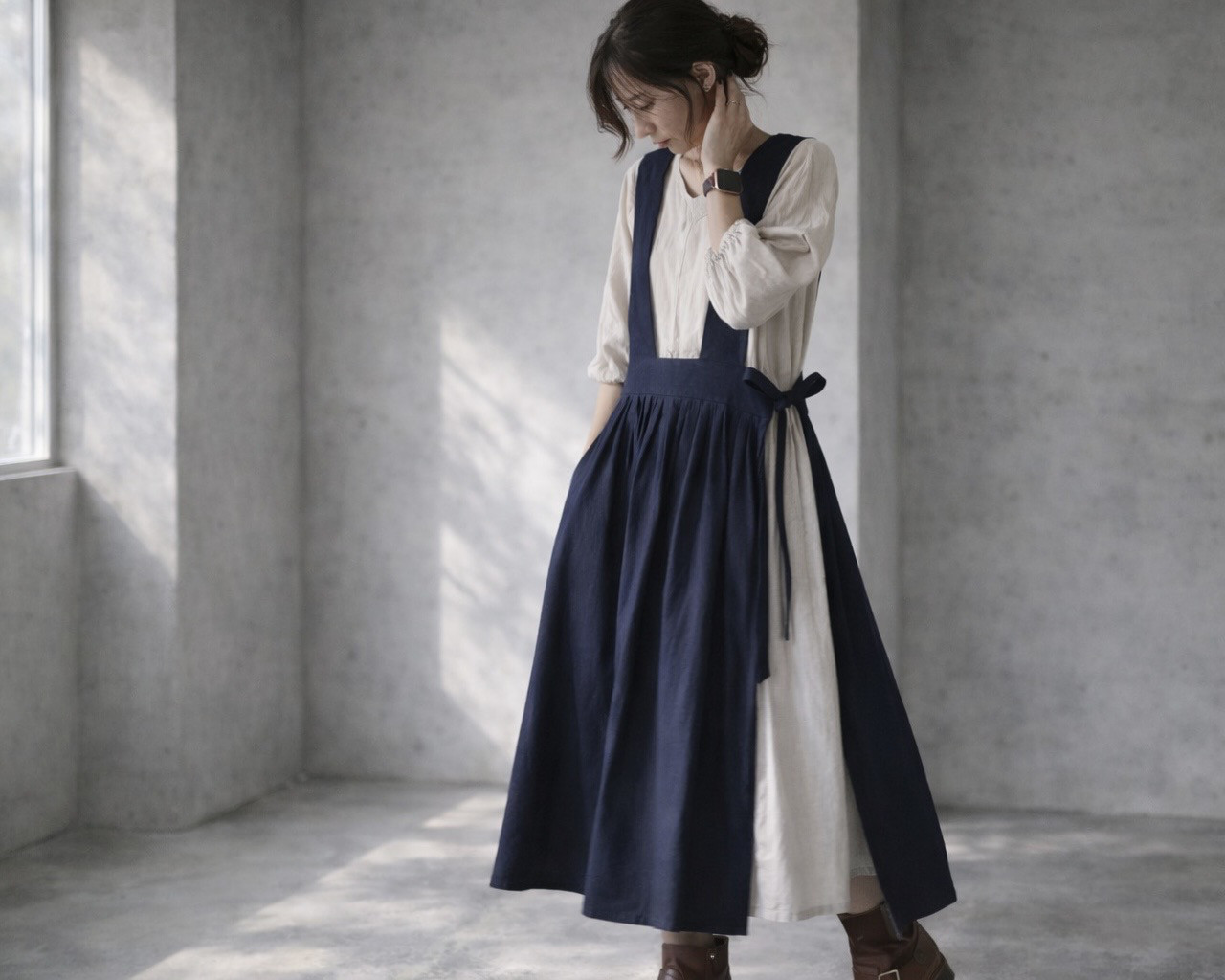 前後2wayデニムジャンパースカート／児島デニムエプロンワンピース／サイドリボンデザインエプロンワンピース／インディゴ