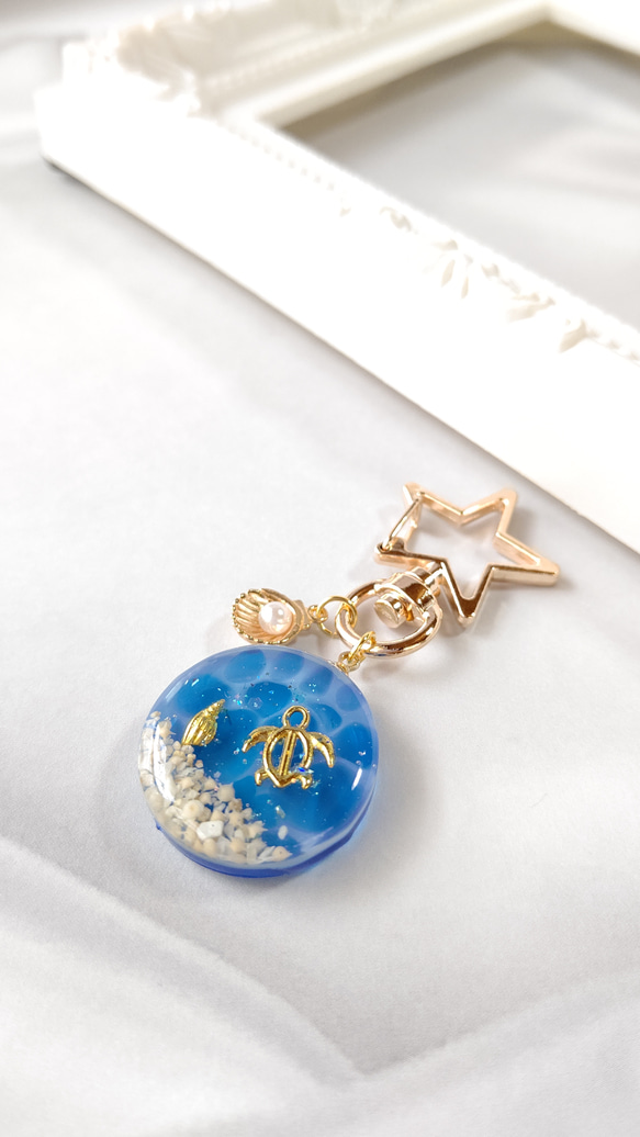 ☆夏の新作☆水面模様とホヌと星の砂のラウンド型キーホルダー その他