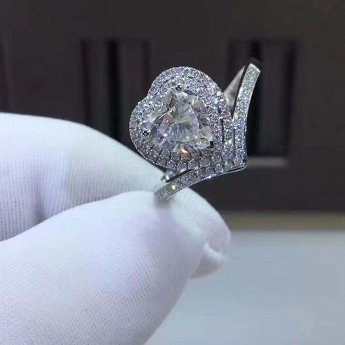 newデザイン】ハートシェイプ モアサナイト ダイヤ リング K18WG 指輪  